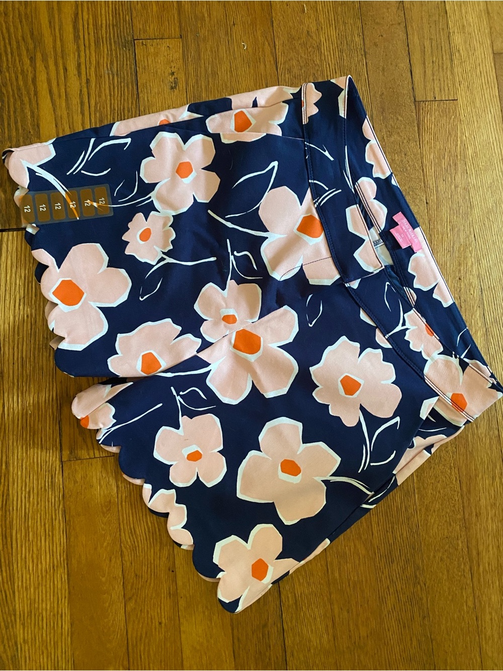 Isaac Mizrahi Navy Floral Scallop Hem Women's Shorts